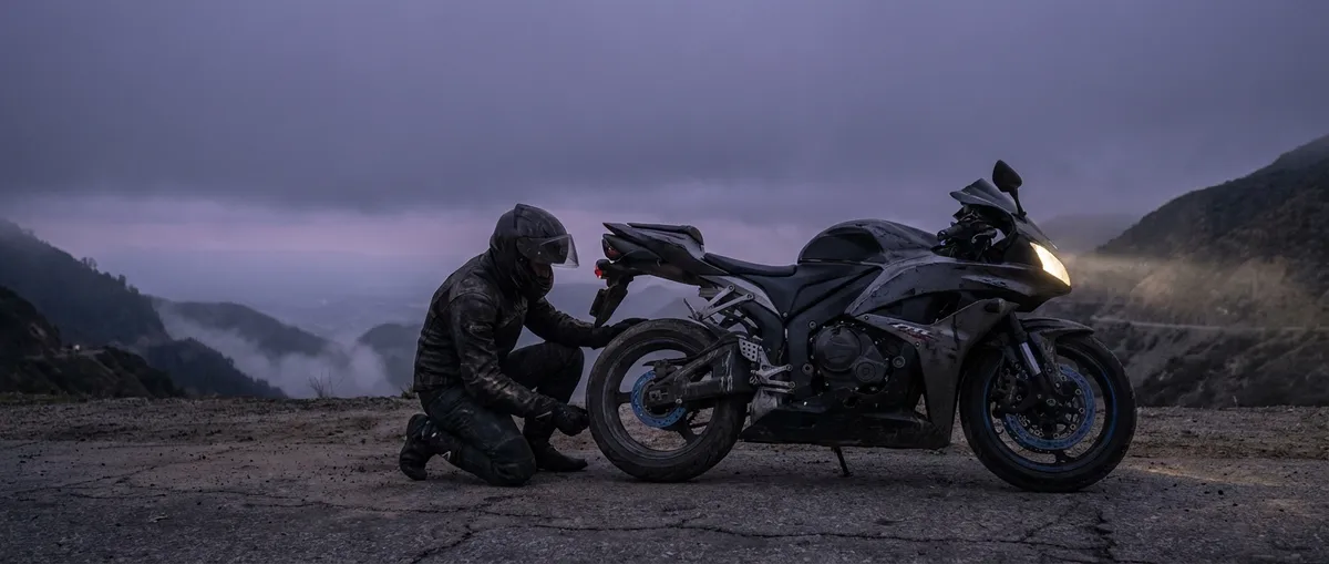 Apex Reality Check: What Motorcycle Reviews Don’t Tell You (But Should)