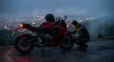 Real-World Feedback Loops: Reviewing Motorcycles by How They Communicate