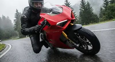 Precision in Motion: Technical Riding Skills for Real-World Roads