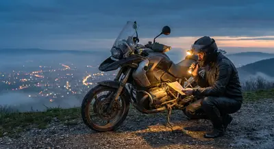 Beyond the Spec Sheet: Interpreting Real-World Motorcycle Reviews