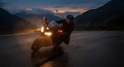 Flow State on Two Wheels: Building a High-Precision Riding Mindset